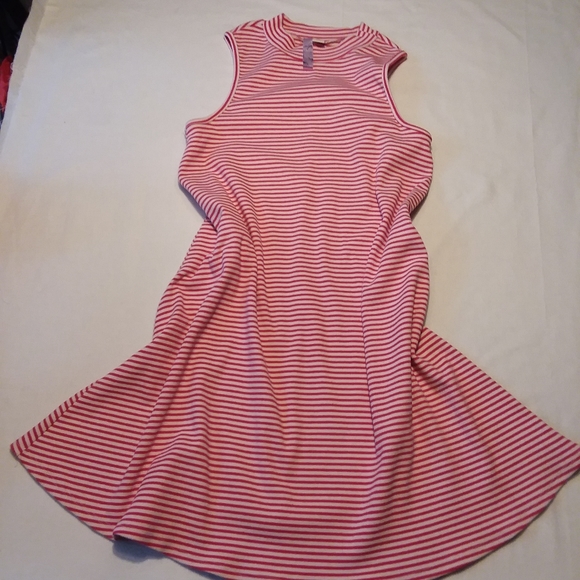 🎀 Alya Red and White Striped Dress - Picture 2 of 7